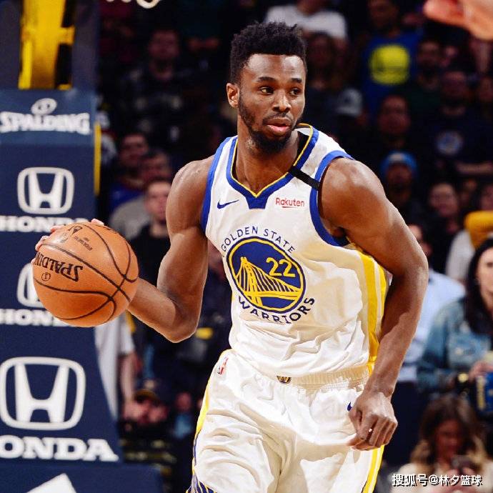 米体：家乡球队维亚雷焦深陷低迷，里皮对球员讲话鼓励他们（米体：维亚雷焦陷低谷，里皮向全队致辞鼓劲）