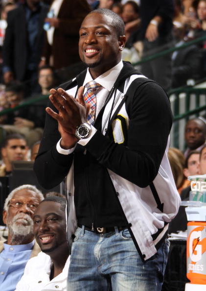 西媒：球迷抱怨新诺坎普座位间距太小，入口台阶高低不平（西媒：新诺坎普座椅间距过窄、入口台阶不平整引发球迷不满）