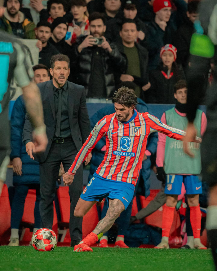 热那亚2-1逆转维罗纳，托斯比建功，洛伦佐-科隆博破门