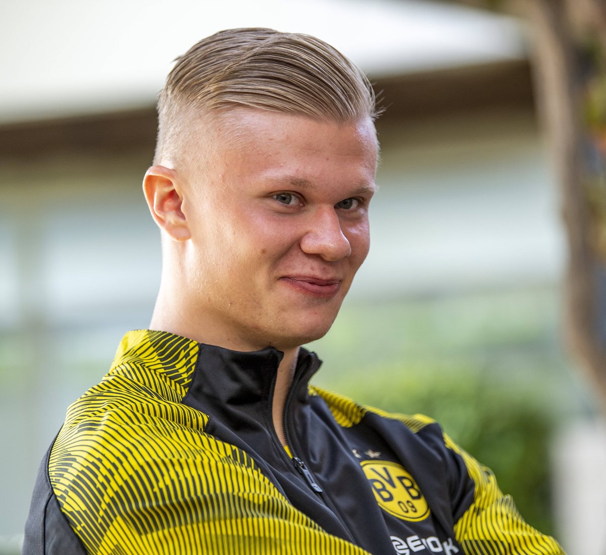 欧冠第6轮战报：阿森纳全胜领跑，拜仁国米等豪强分列前八（欧冠第6轮综述：阿森纳六战全胜居首，拜仁国米等豪门跻身前八）