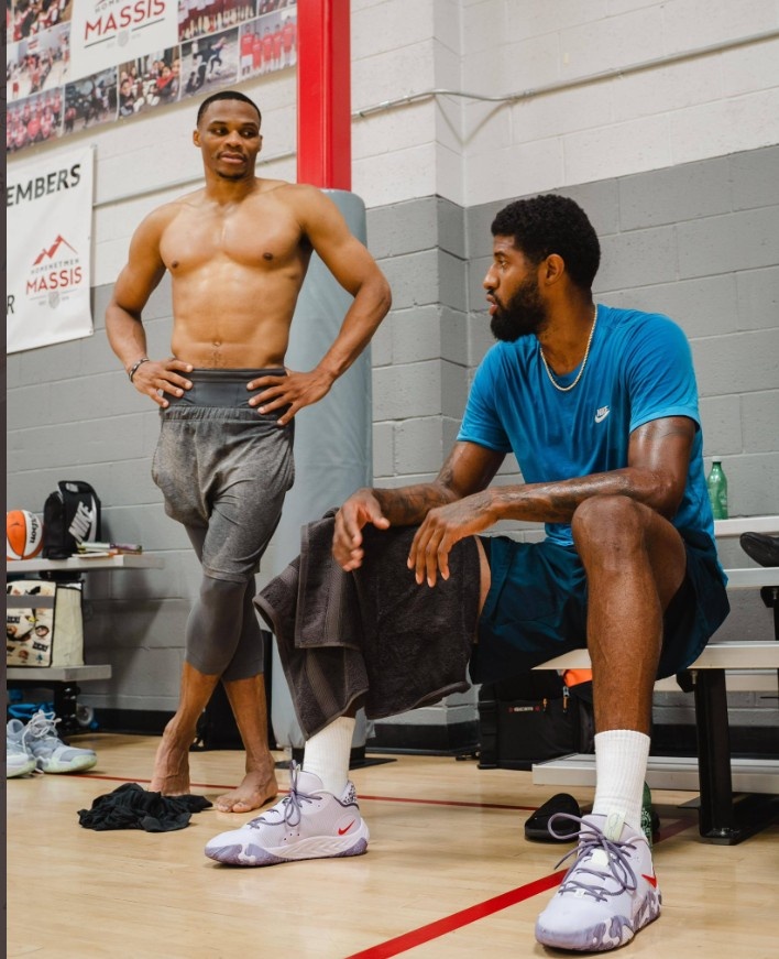 雄鹿因字母哥缺阵惨败，杨瀚森表现不佳，开拓者强势发力，遭遇5连败。（无字母哥雄鹿惨负，杨瀚森手感冰凉；开拓者火力全开，雄鹿陷入五连败）