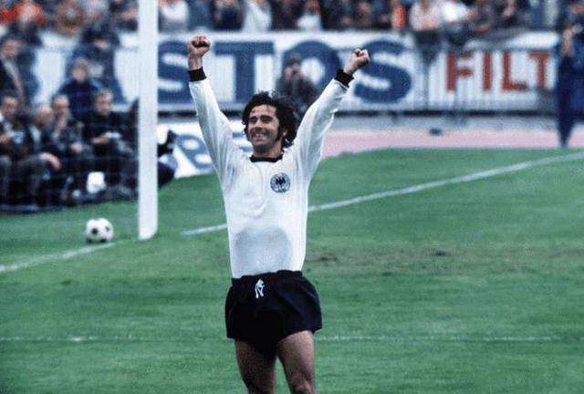 他年轻球员 他年轻球员